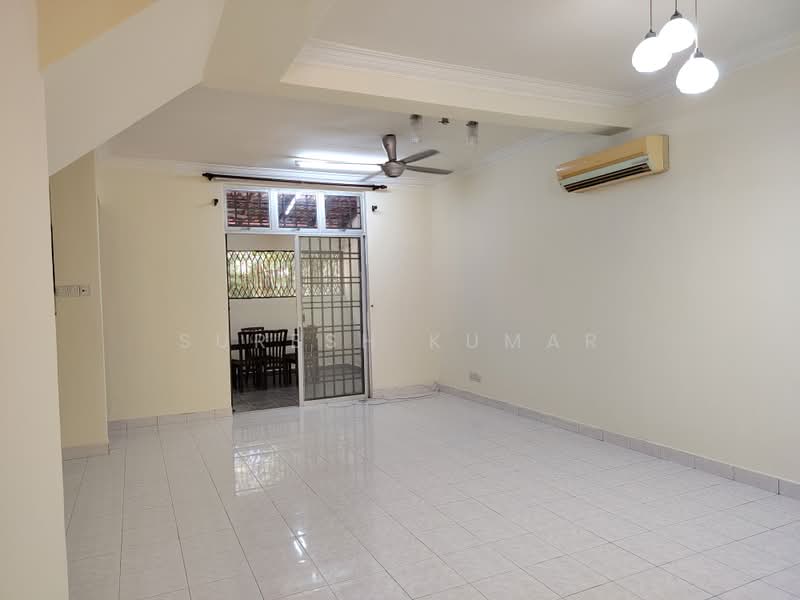 Rumah Teres 2 Tingkat untuk Disewa di Taman Kajang Utama (Kajang) - Suresh Kumar - Living Room - PropertyGuru.com.my