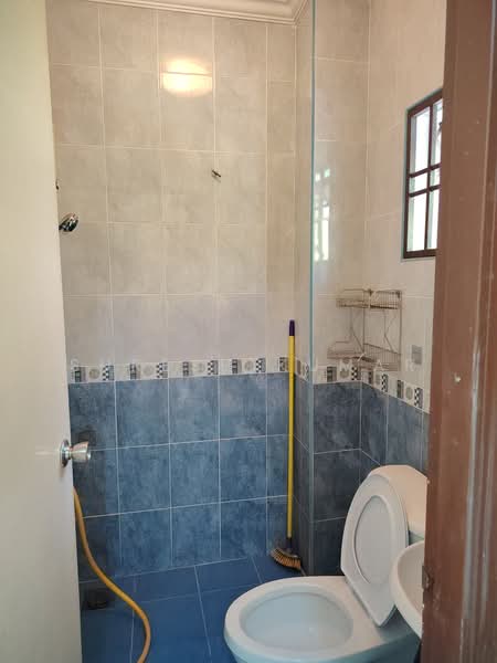 Rumah Teres 2 Tingkat untuk Disewa di Taman Kajang Utama (Kajang) - Suresh Kumar - Bathroom - PropertyGuru.com.my