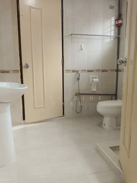 Rumah Teres 2 Tingkat untuk Dijual di Usj 1 (Subang Jaya) - Geraldine Chan - Bathroom - PropertyGuru.com.my