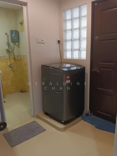 Rumah Teres 2 Tingkat untuk Dijual di Usj 1 (Subang Jaya) - Geraldine Chan - Bathroom - PropertyGuru.com.my