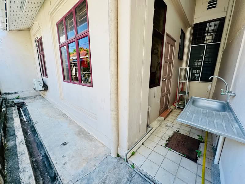 1-storey Terraced House for Sale in Seksyen 4 (Kota Damansara) - Nahathir Shahabudin - Exterior - PropertyGuru.com.my