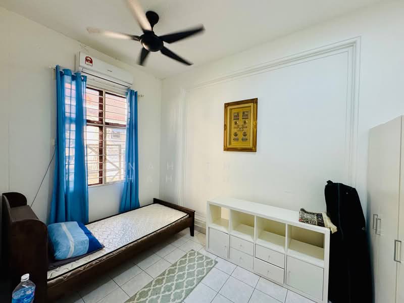 1-storey Terraced House for Sale in Seksyen 4 (Kota Damansara) - Nahathir Shahabudin - Bedroom - PropertyGuru.com.my