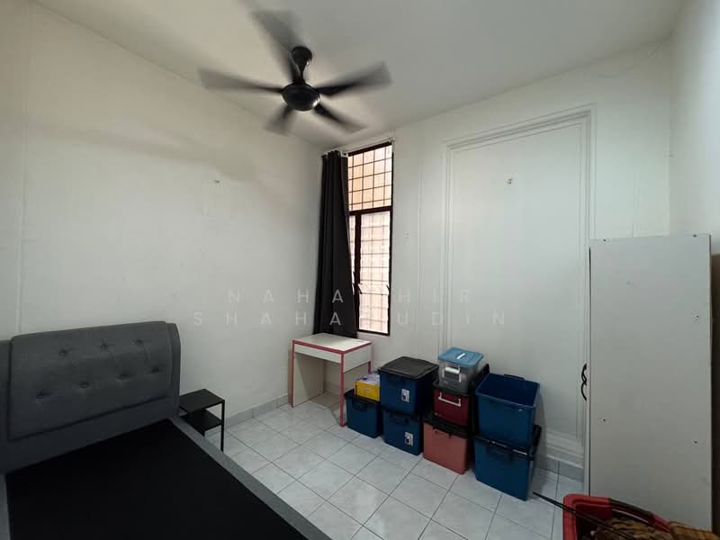1-storey Terraced House for Sale in Seksyen 4 (Kota Damansara) - Nahathir Shahabudin - Bedroom - PropertyGuru.com.my