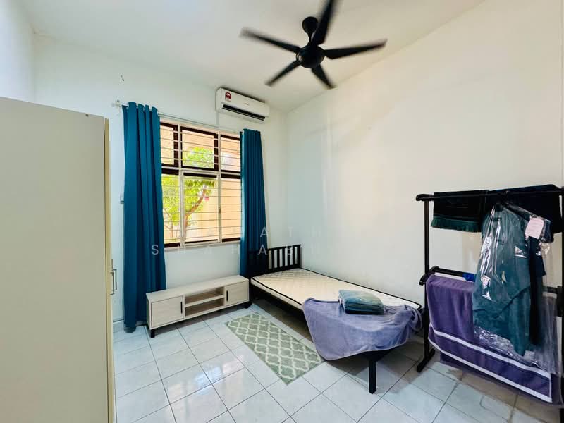 1-storey Terraced House for Sale in Seksyen 4 (Kota Damansara) - Nahathir Shahabudin - Bedroom - PropertyGuru.com.my