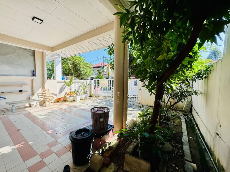 1-storey Terraced House for Sale in Seksyen 4 (Kota Damansara) - Nahathir Shahabudin - Exterior - PropertyGuru.com.my