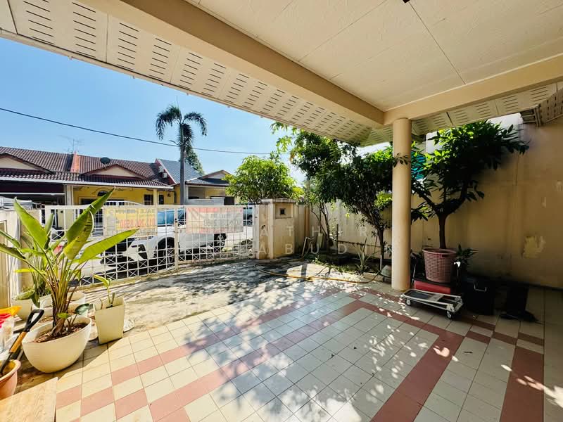 1-storey Terraced House for Sale in Seksyen 4 (Kota Damansara) - Nahathir Shahabudin - Exterior - PropertyGuru.com.my