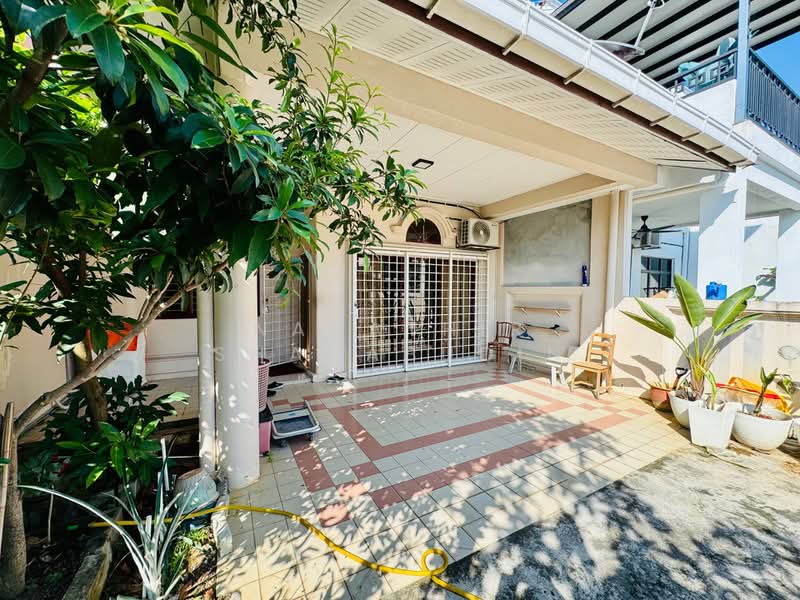 1-storey Terraced House for Sale in Seksyen 4 (Kota Damansara) - Nahathir Shahabudin - Exterior - PropertyGuru.com.my