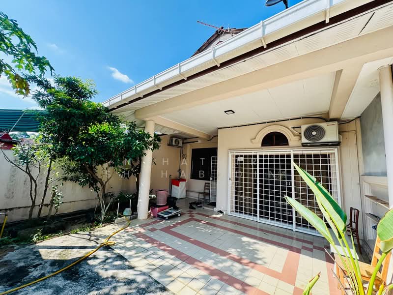 1-storey Terraced House for Sale in Seksyen 4 (Kota Damansara) - Nahathir Shahabudin - Exterior - PropertyGuru.com.my
