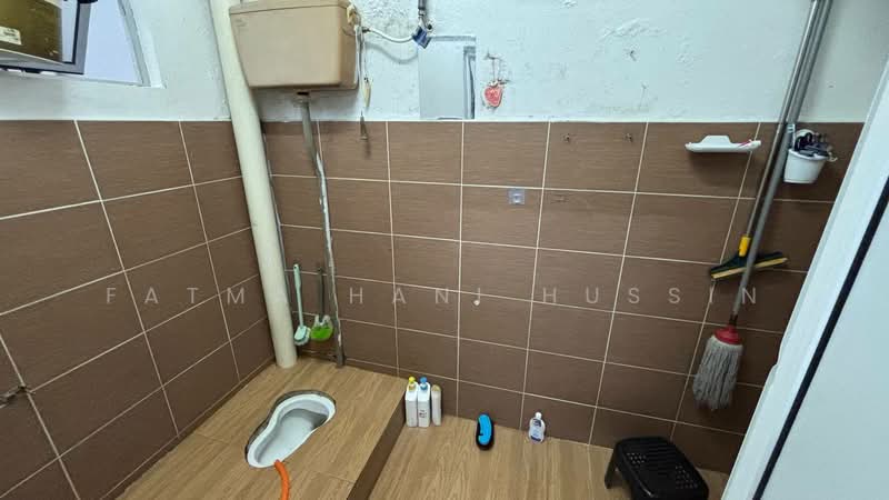 2-storey Terraced House for Sale in Taman Puchong Indah (Puchong) - Fatma Hani Hussin - Bathroom - PropertyGuru.com.my