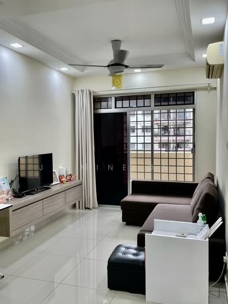 Pangsapuri untuk Dijual di Damansara Sutera - Jasmine Ong - Living Room - PropertyGuru.com.my