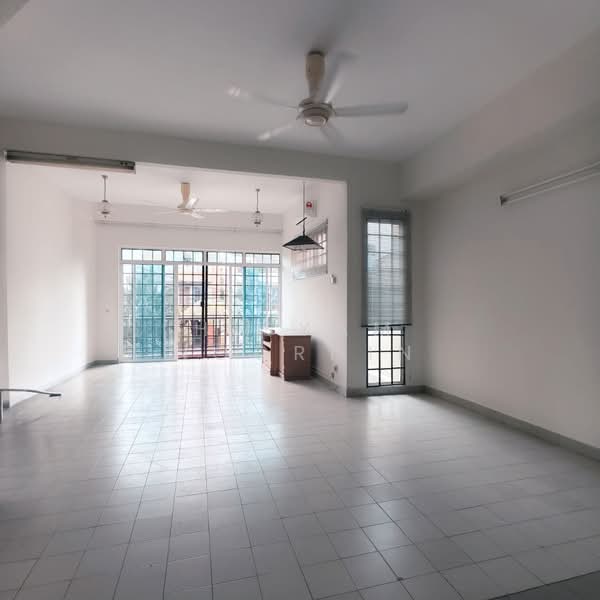 Rumah Teres 2.5 Tingkat untuk Dijual di Ampang Jaya (Ampang) - Hisyam Noordin - Living Room - PropertyGuru.com.my