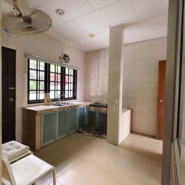 Rumah Teres 2.5 Tingkat untuk Dijual di Ampang Jaya (Ampang) - Hisyam Noordin - Kitchen - PropertyGuru.com.my
