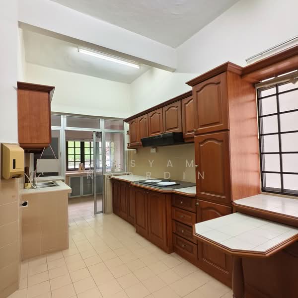 Rumah Teres 2.5 Tingkat untuk Dijual di Ampang Jaya (Ampang) - Hisyam Noordin - Kitchen - PropertyGuru.com.my