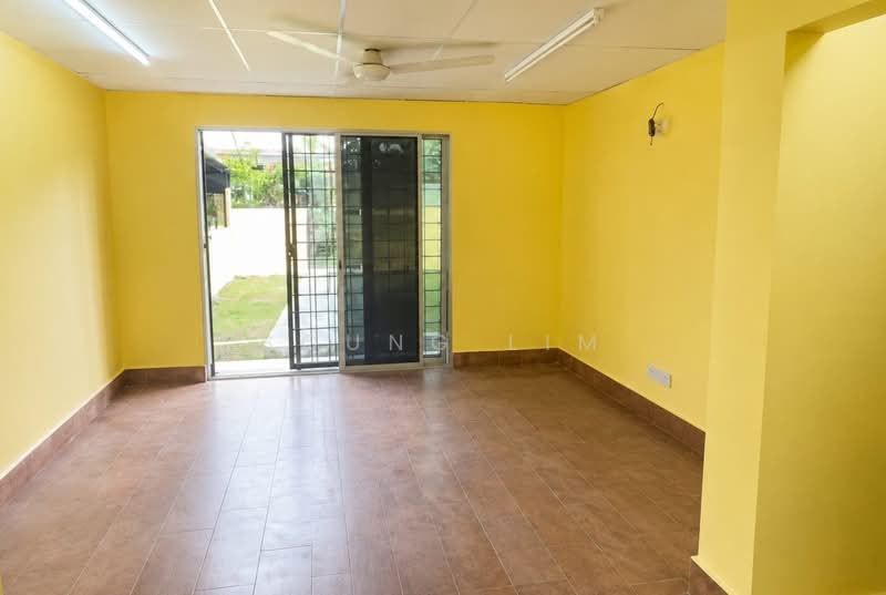 Rumah Teres 2 Tingkat untuk Disewa di Seksyen 1a (Petaling Jaya) - Soung Lim - Living Room - PropertyGuru.com.my