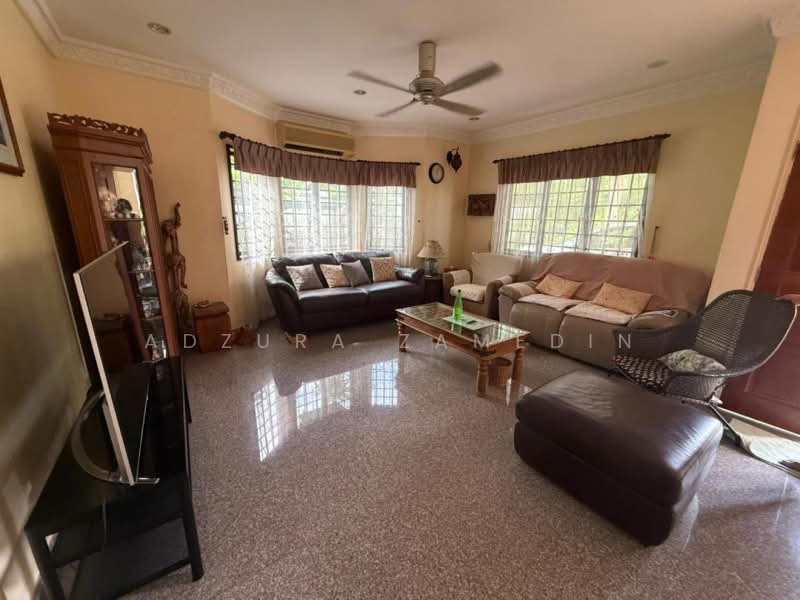 Rumah Banglo untuk Dijual di Taman Tuanku Jaafar (Sungai Gadut) - Adzura Zamedin - Living Room - PropertyGuru.com.my