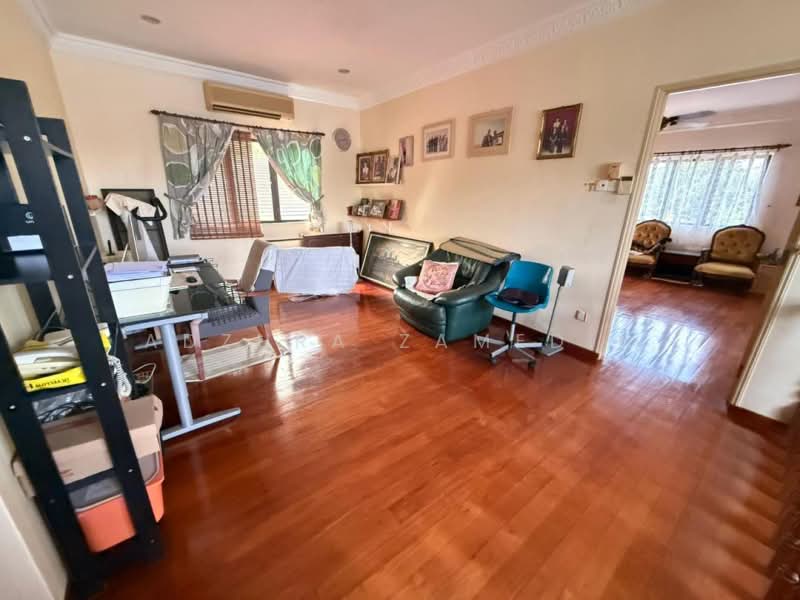 Rumah Banglo untuk Dijual di Taman Tuanku Jaafar (Sungai Gadut) - Adzura Zamedin - Living Room - PropertyGuru.com.my