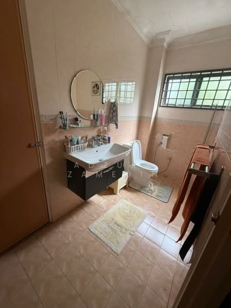 Rumah Banglo untuk Dijual di Taman Tuanku Jaafar (Sungai Gadut) - Adzura Zamedin - Bathroom - PropertyGuru.com.my