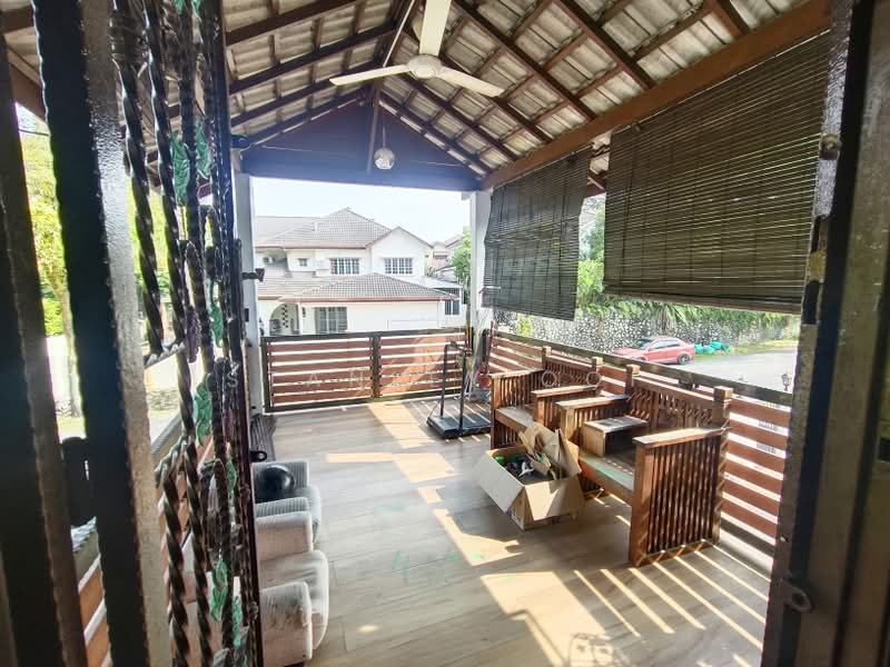 Rumah Berkembar untuk Dijual di Seksyen 9 (Shah Alam) - Stanley Ooi - Balcony - PropertyGuru.com.my