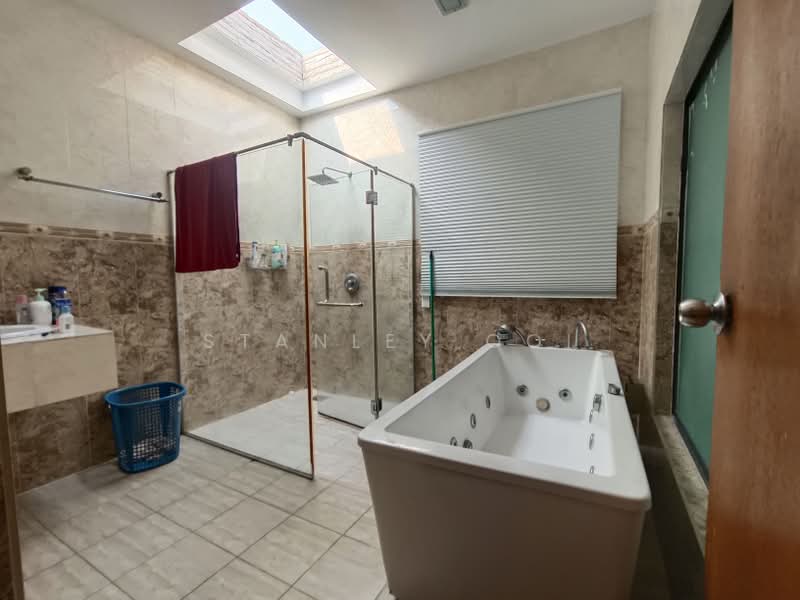Rumah Berkembar untuk Dijual di Seksyen 9 (Shah Alam) - Stanley Ooi - Bathroom - PropertyGuru.com.my