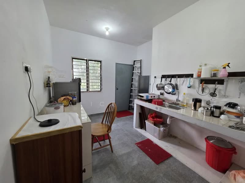 Semi-Detached House for Sale in Taman Mutiara Rini (Skudai) - Alice Chia - Kitchen - PropertyGuru.com.my