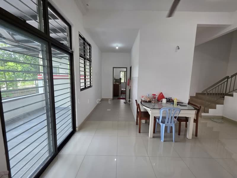 Semi-Detached House for Sale in Taman Mutiara Rini (Skudai) - Alice Chia - Dining Room - PropertyGuru.com.my