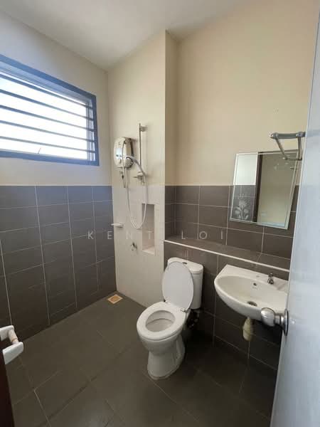 2-storey Terraced House for Rent in Setia Tropika (Johor Bahru) - Kent Loi - Bathroom - PropertyGuru.com.my