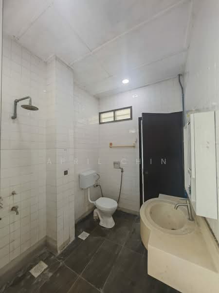 Rumah Teres 1.5 Tingkat untuk Disewa di Johor Bahru (Johor) - April Chin - Bathroom - PropertyGuru.com.my