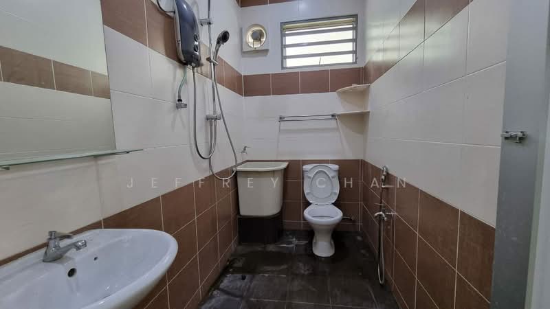 Shop / Office for Rent in Gelugor (Penang) - Jeffrey Chan - Bathroom - PropertyGuru.com.my