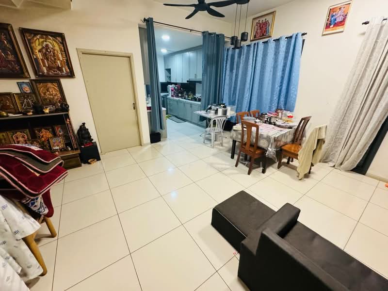Rumah Teres untuk Dijual di Elmina (Shah Alam) - Mohd Fadzli - Living Room - PropertyGuru.com.my