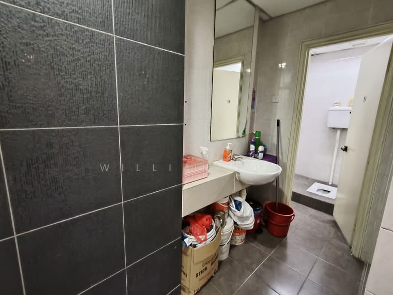 Shop / Office for Rent in Puchong (Selangor) - William Pua - Bathroom - PropertyGuru.com.my