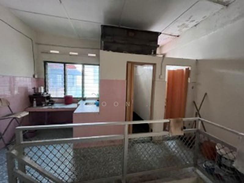 Shop for Sale in Melaka City (Melaka) - Woon . - Kitchen - PropertyGuru.com.my