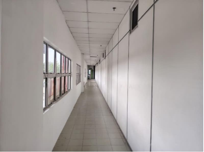 Factory for Rent in Taman Industri Alam Jaya (Puncak Alam) - Eugene Yap - Corridor - PropertyGuru.com.my