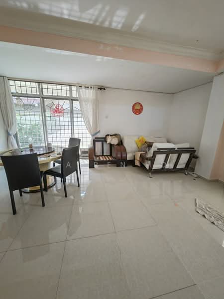 Rumah Berkembar untuk Disewa di Taman Bukit Kempas (Tampoi) - Darren Ho - Living Room - PropertyGuru.com.my