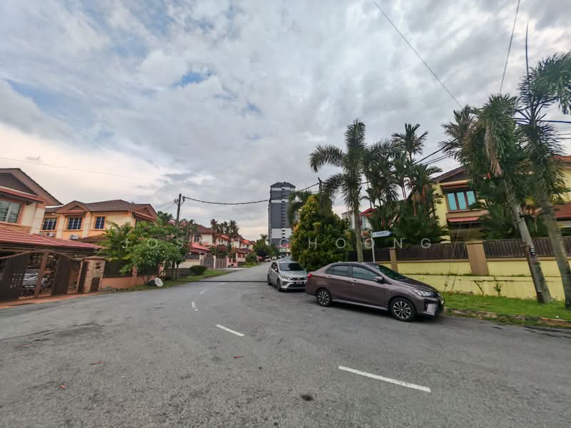 Semi-Detached House for Sale in Taman Bukit Serdang (Seri Kembangan) - Joson Choong - PropertyGuru.com.my