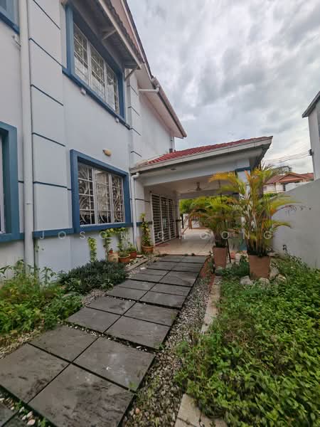 Semi-Detached House for Sale in Taman Bukit Serdang (Seri Kembangan) - Joson Choong - PropertyGuru.com.my