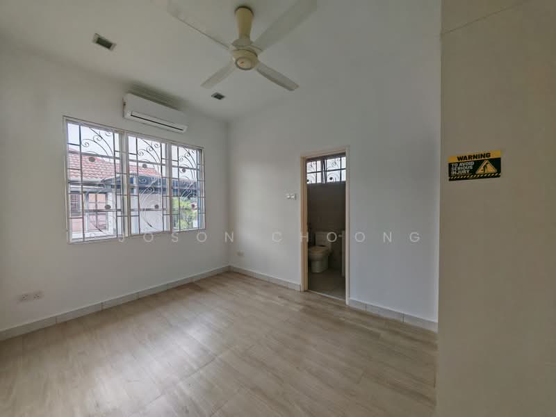 Semi-Detached House for Sale in Taman Bukit Serdang (Seri Kembangan) - Joson Choong - PropertyGuru.com.my