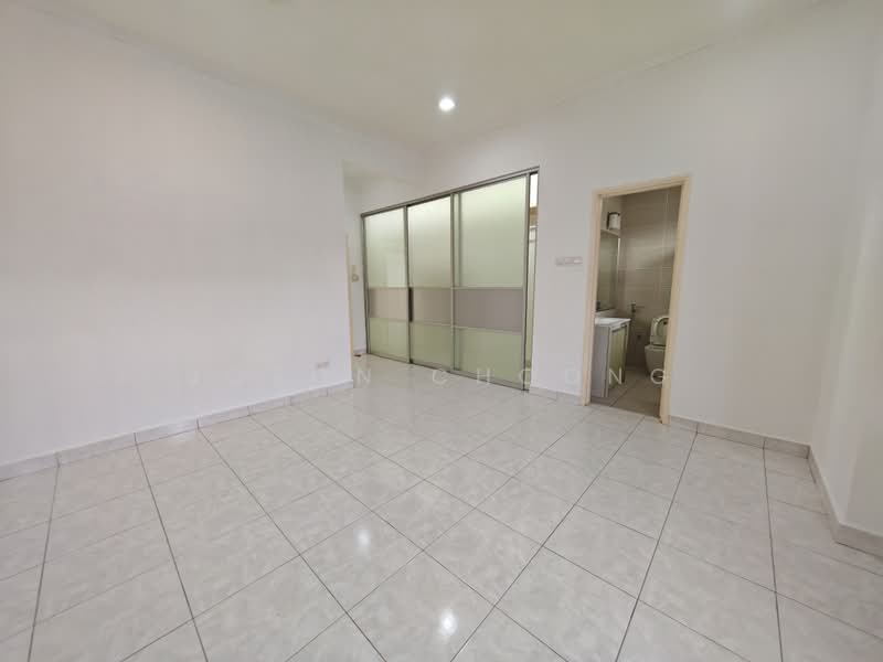Semi-Detached House for Sale in Taman Bukit Serdang (Seri Kembangan) - Joson Choong - PropertyGuru.com.my