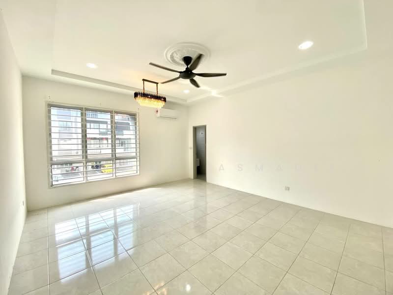 2-storey Terraced House for Sale in Taman Tasik Semenyih (Semenyih) - Zulhaikal Asmadee - Living Room - PropertyGuru.com.my