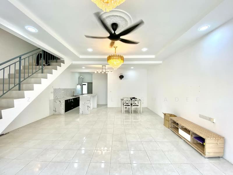 2-storey Terraced House for Sale in Taman Tasik Semenyih (Semenyih) - Zulhaikal Asmadee - Living Room - PropertyGuru.com.my