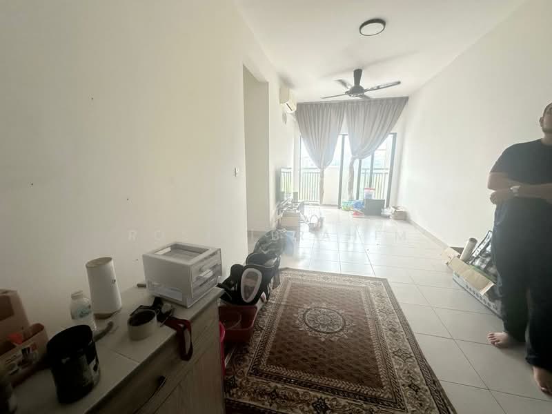 Kondominium untuk Disewa di Sky Awani Residensi 2 - Rose Ibrahim - Living Room - PropertyGuru.com.my