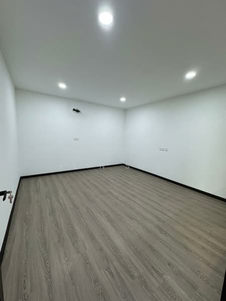 Shop for Rent in Eco Sanctuary (Telok Panglima Garang) - Elyn Soo - Interior - PropertyGuru.com.my