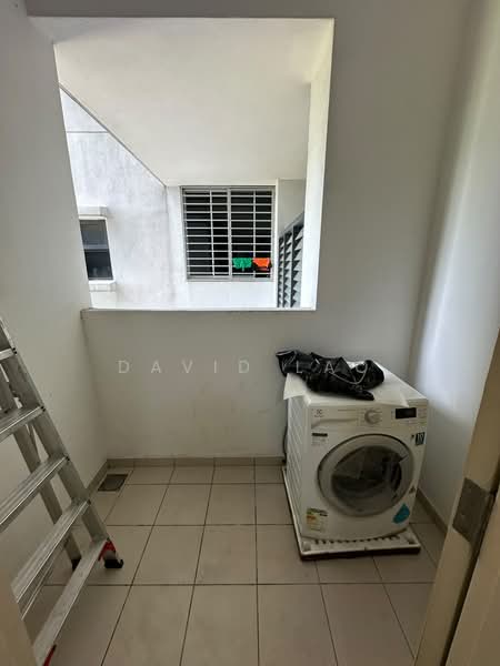 Kondominium untuk Disewa di Lakeville Residence - David Lao - Balcony - PropertyGuru.com.my