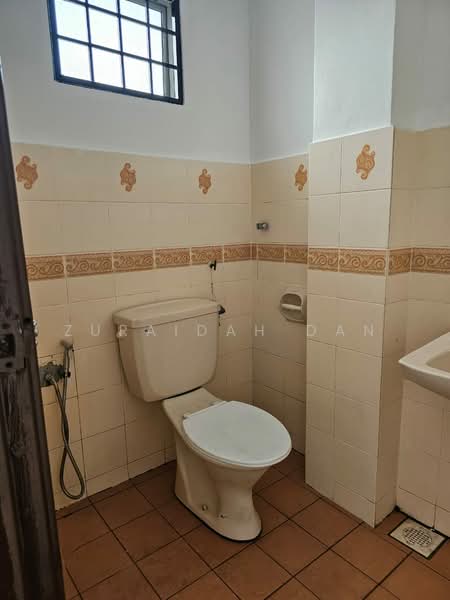 Rumah Teres 2 Tingkat untuk Dijual di Saujana Impian (Kajang) - Zuraidah Dan - Bathroom - PropertyGuru.com.my