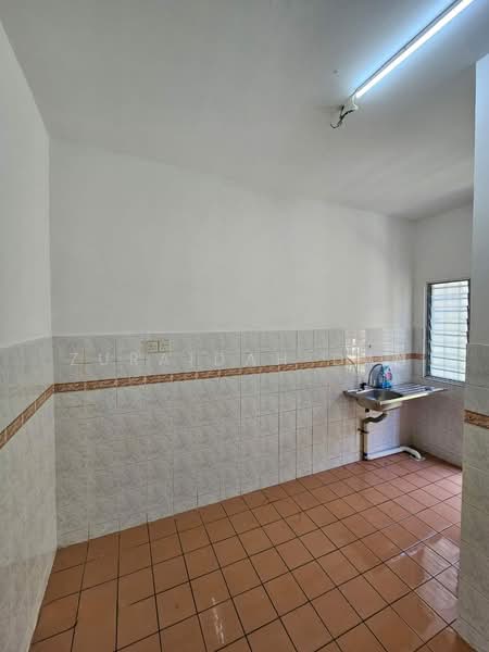 Rumah Teres 2 Tingkat untuk Dijual di Saujana Impian (Kajang) - Zuraidah Dan - Kitchen - PropertyGuru.com.my