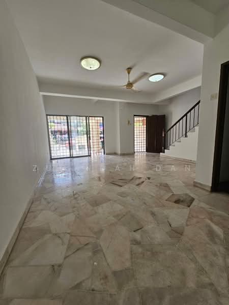 Rumah Teres 2 Tingkat untuk Dijual di Saujana Impian (Kajang) - Zuraidah Dan - Living Room - PropertyGuru.com.my