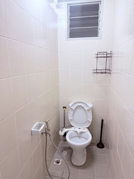 Pangsapuri untuk Disewa di Taman Bukit Erskine - Weng Sern - Bathroom - PropertyGuru.com.my