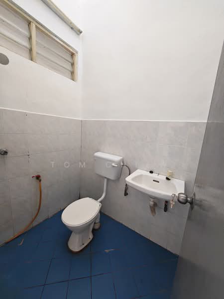 Terraced House for Sale in Senai (Kulai) - Tom Chiew - Bathroom - PropertyGuru.com.my