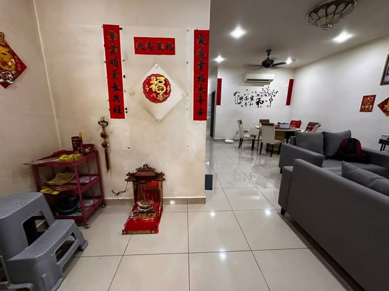 2.5-storey Terraced House for Sale in Bandar Dato Onn (Tebrau) - Sam Chai - Living Room - PropertyGuru.com.my