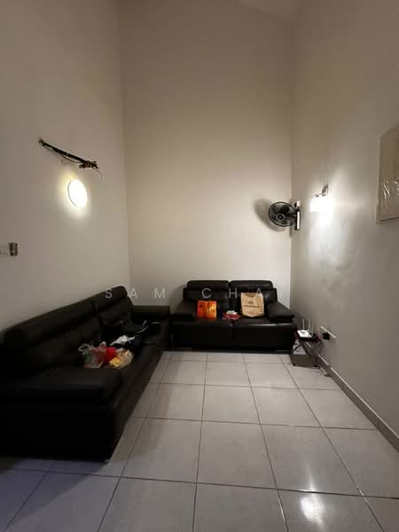 2.5-storey Terraced House for Sale in Bandar Dato Onn (Tebrau) - Sam Chai - Living Room - PropertyGuru.com.my