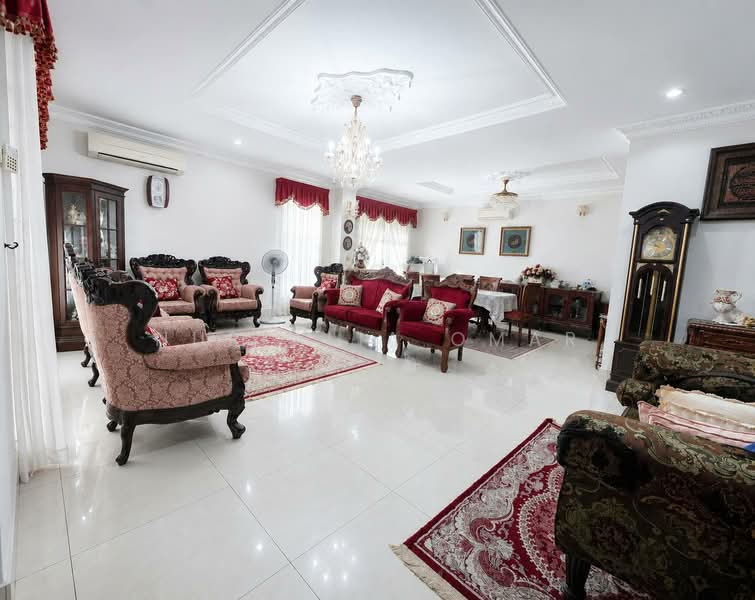 Rumah Berkembar untuk Dijual di Seksyen 27 (Shah Alam) - Nur Alia Omar - Living Room - PropertyGuru.com.my